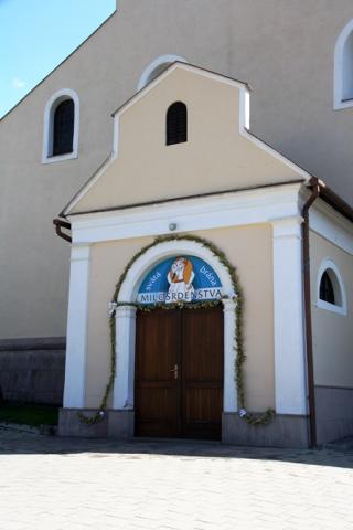 2. Nová Baňa - Farský kostol Narodenia Panny Márie (1. 1. 2016)