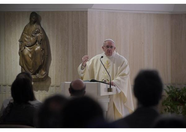Ranná homília pápeža Františka: Buďme odvážni a nie «zaparkovaní» kresťania