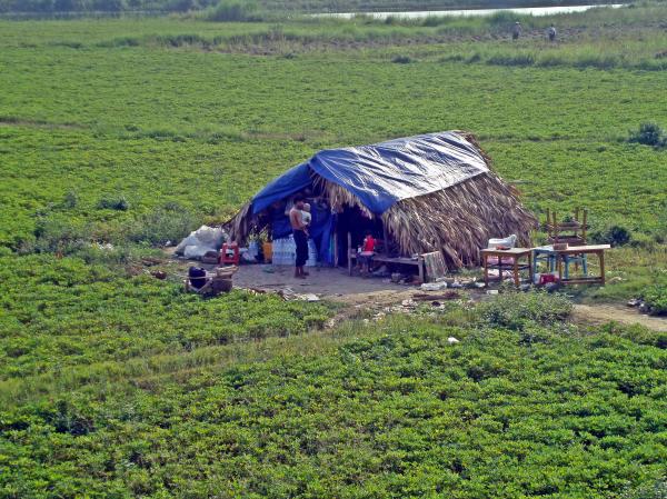 Podozrievaví susedia, úkryty pred bombami a modlitby v horách – dva roky vojenskej vlády v Mjanmarsku