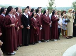 pár minút pred slávnostným otvorením kláštora v Kežmarku 17.7.2005(1).JPG - 