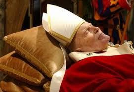 Spomíname  a prosíme: Sv. Ján Pavol II., oroduj za nás.