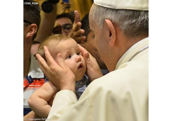 Generálna audiencia: Práca je posvätná, dáva dôstojnosť rodine