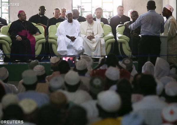 Slová pápeža v mešite v Bangui: Kresťania a moslimi sú bratia