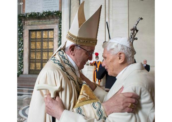 Vstupom cez Svätú bránu pápež František otvoril Jubilejný rok milosrdenstva