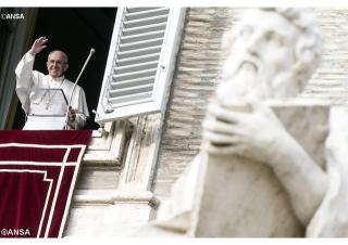 Nech milosrdenstvo premení celý náš život - pápež František pri Anjel Pána