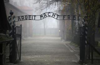 Auschwitz chcú vidieť státisíce mladých