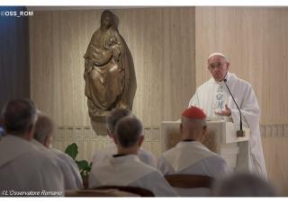 Pápež František opäť začal ranné homílie: Mier vo svete sa začína malými vecami