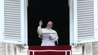 Pápež František pri Regina Caeli: Láska spočíva v ochrane ľudského života