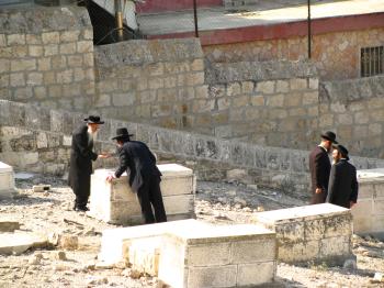 Každoročne tri dni vdova