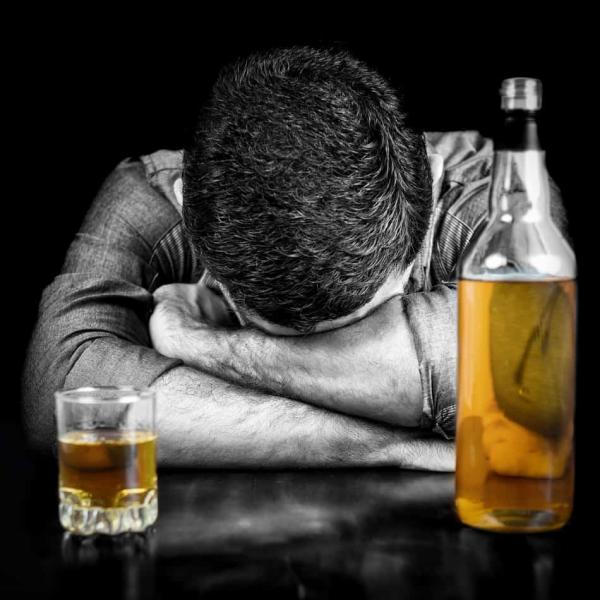 Ako pomôcť iným prekonať alkoholizmus