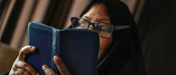 Ako prepašovaná Biblia zmenila Dhein život