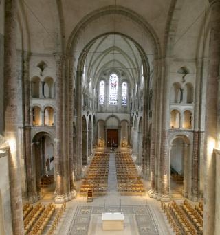 SVÄTÝ ROMÁNSKY KOLÍN