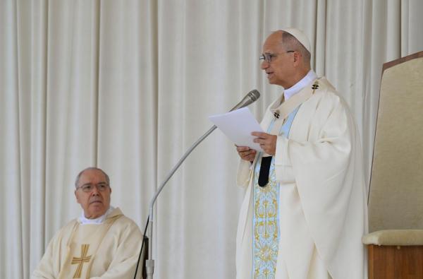 A svätý Bartolo Longo, mysliac na Máriinu vieru, ju nazýva „všemohúcou z milosti“.